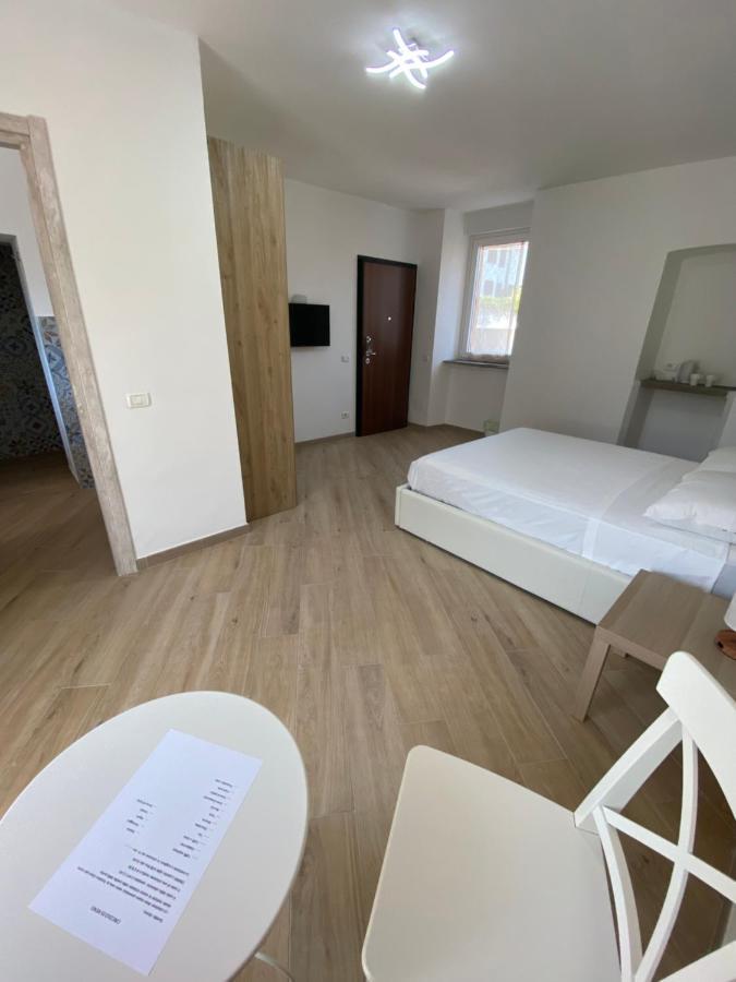 Around Lago Maggiore Rooms Reno Di Leggiuno Eksteriør bilde