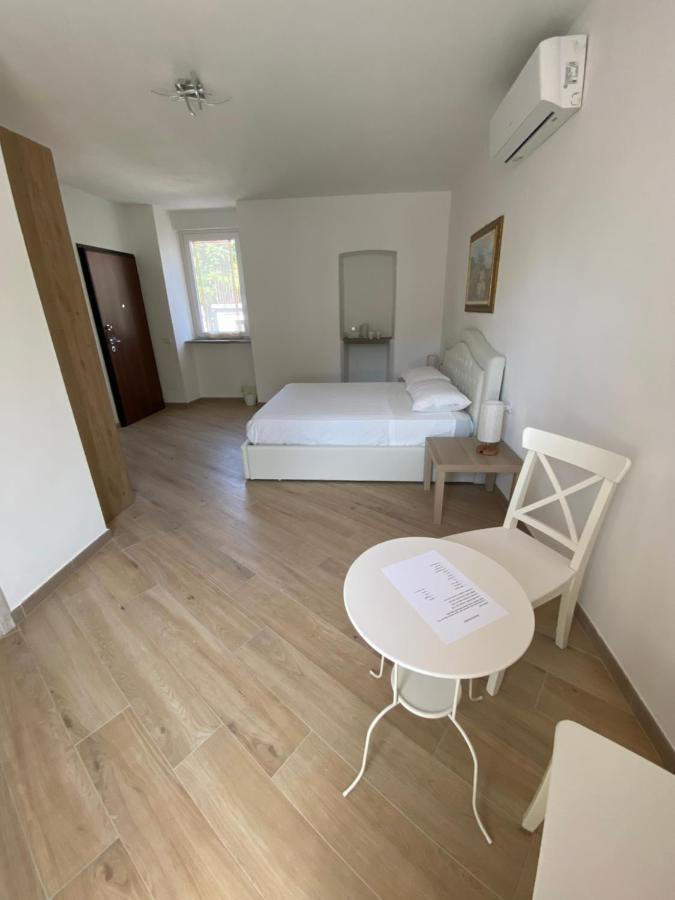 Around Lago Maggiore Rooms Reno Di Leggiuno Eksteriør bilde