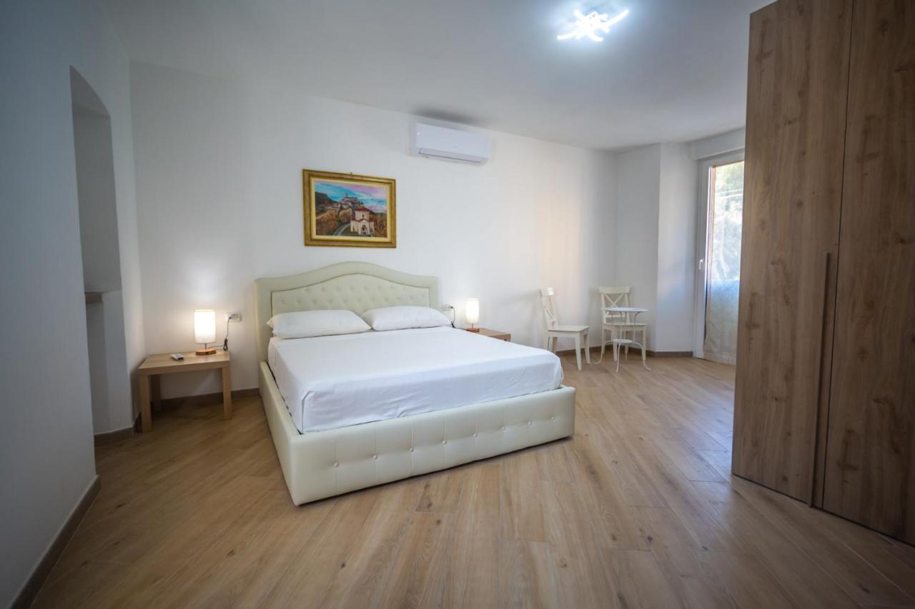 Around Lago Maggiore Rooms Reno Di Leggiuno Eksteriør bilde